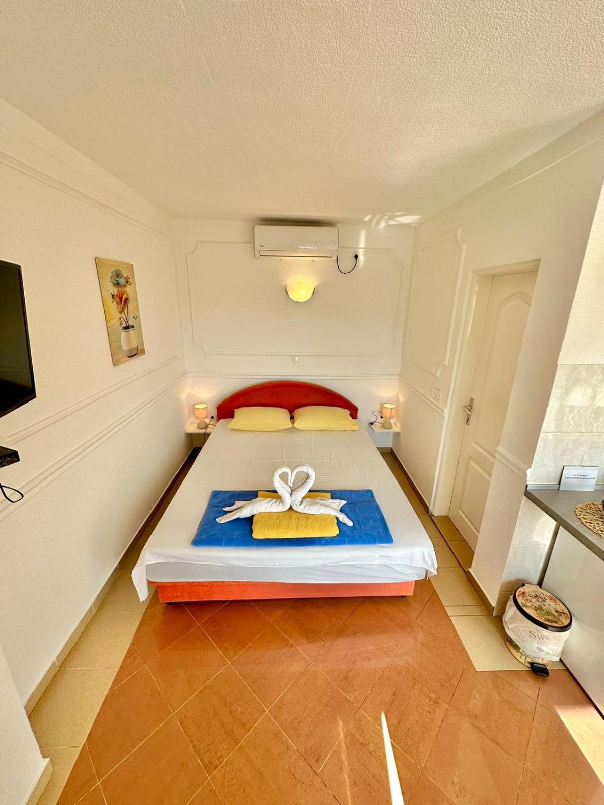Montenegrina Apartment Budva Exterior photo